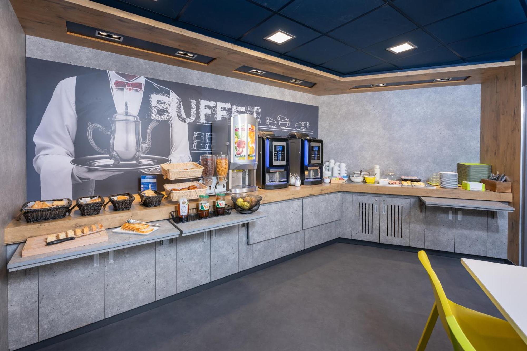 Ibis Budget Lyon Caluire Cite Internationale Exterior photo